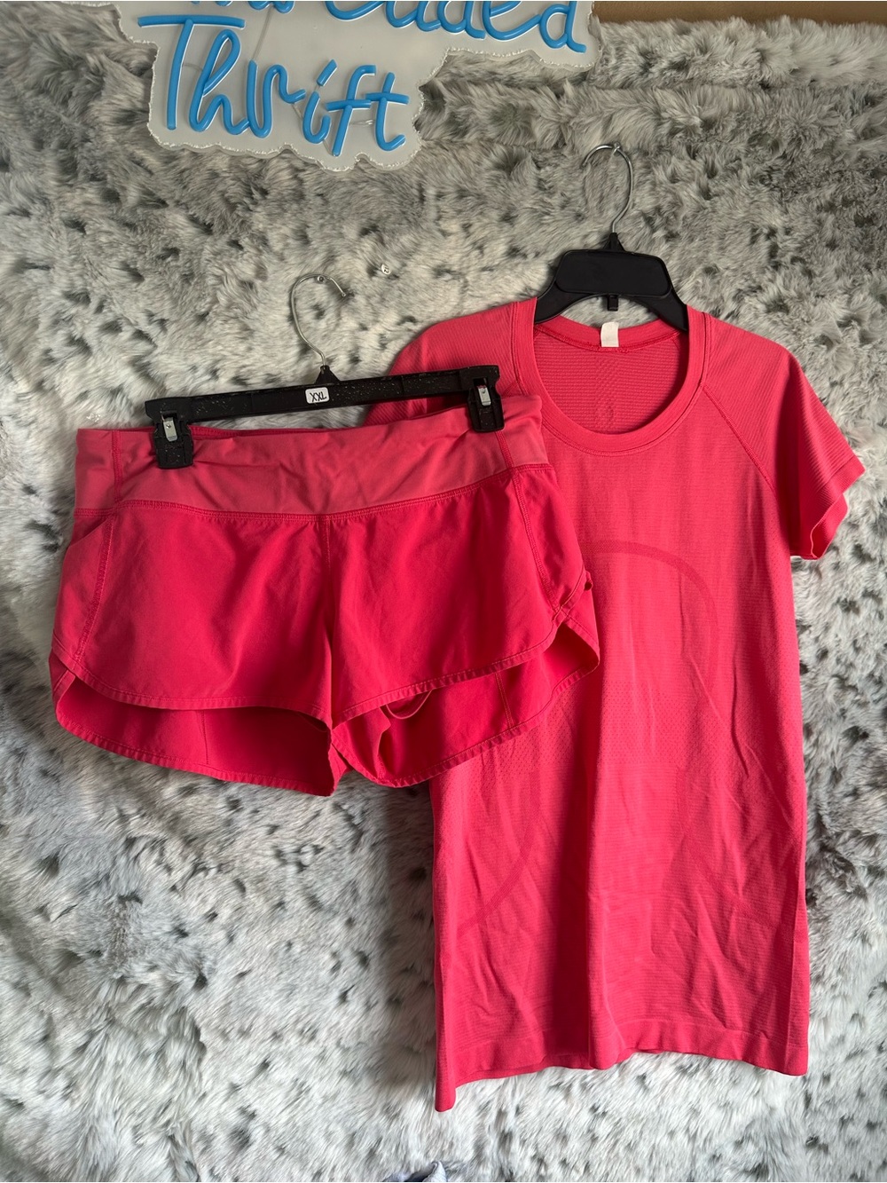 169. Lululemon 2pc set sz 8 like new no flaws